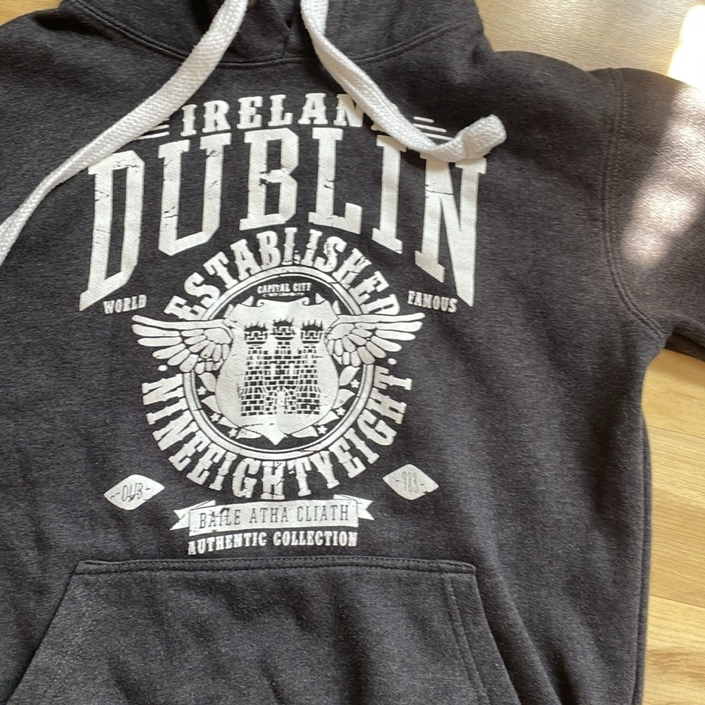 Dublin Sweatshirt - Picture 2 of 4